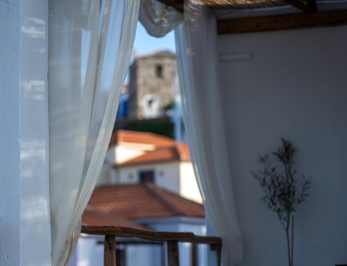 Chora Suite Alonnisos Town Bagian luar foto